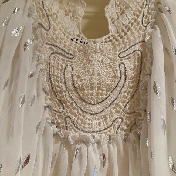 VENUS Ruffle Top - Picture 3 of 6